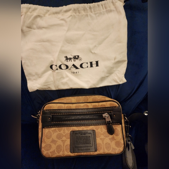 NWOT Coach Academy Crossbody In Signature Canvas - Picture 3 of 10